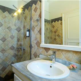 3 bedroom villa with heated pool in Kassiopi, Corfu, sleeps 6